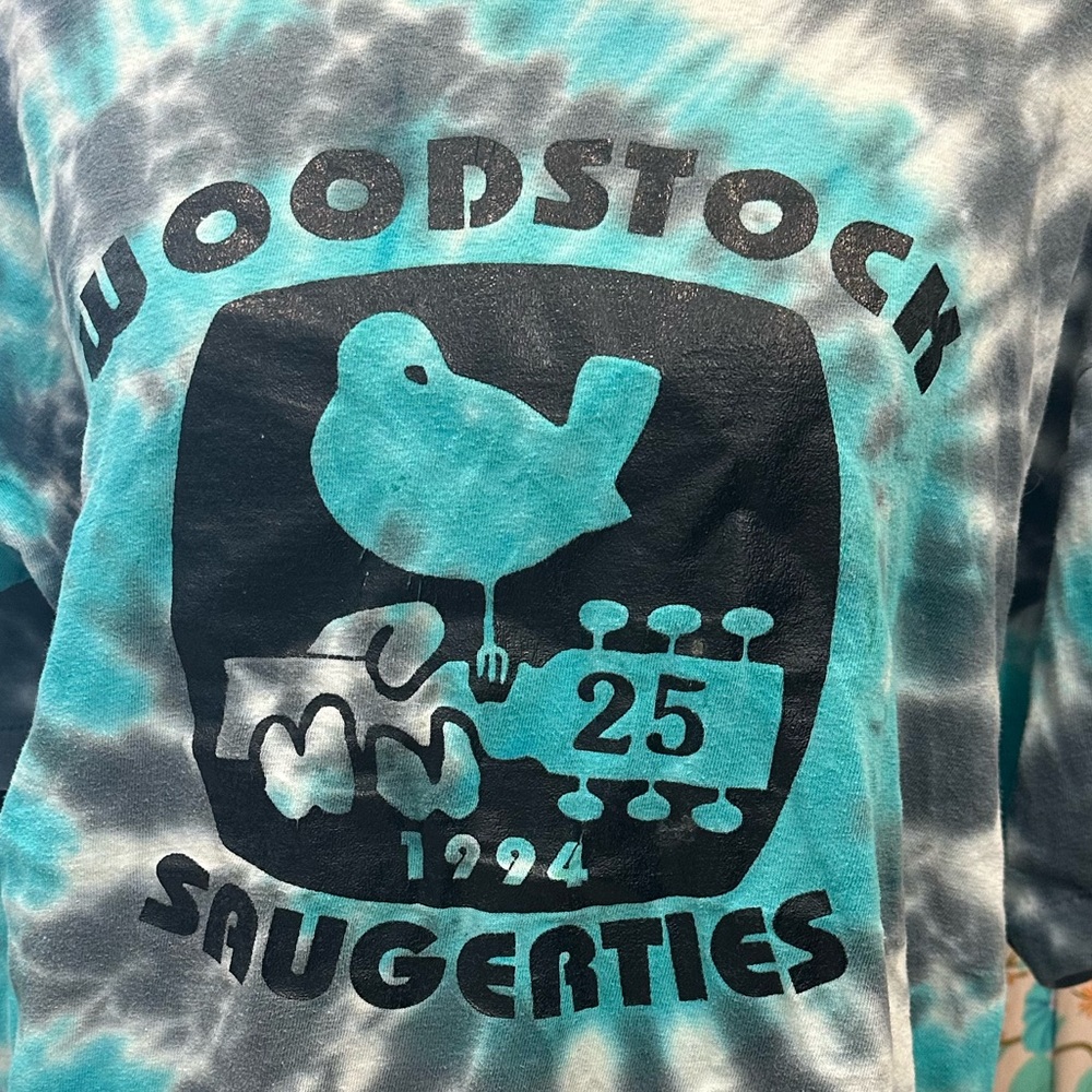 Vintage tie-dyed Woodstock 94 t-shirt Saugerties NY Large 🎶
